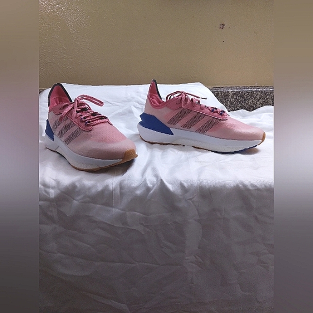 Adidas Women's Avryn Sneakers Color Pink Fusion Royal Blue Size 10
